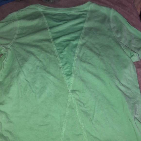 Bnwot green workout top j2 - Picture 5 of 6